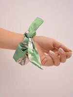 ست بلوز و شلوار زنانه ساتن لورنزا کد 2562 به همراه اسکرانچی